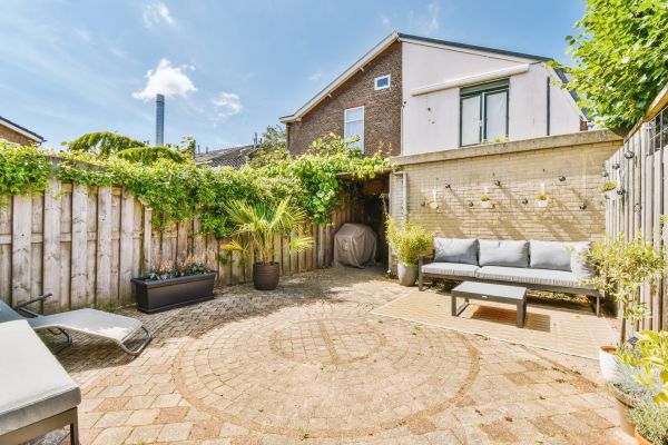 Cost of Courtyard Patio Service in Aurora